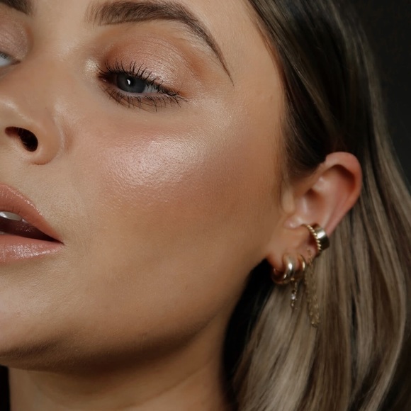 CODE 8 highlight sculpting HD palette - Picture 2 of 10